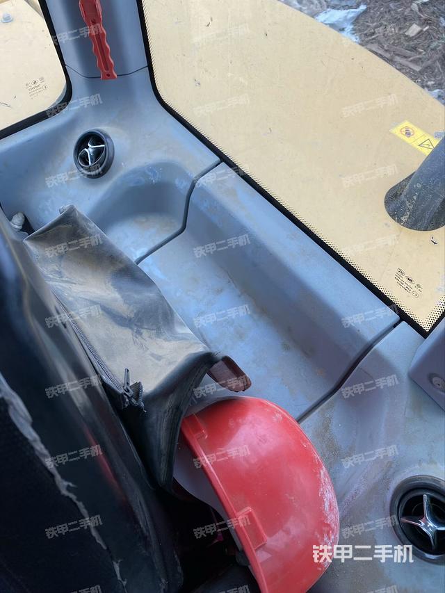 座椅后部（駕駛室部分）