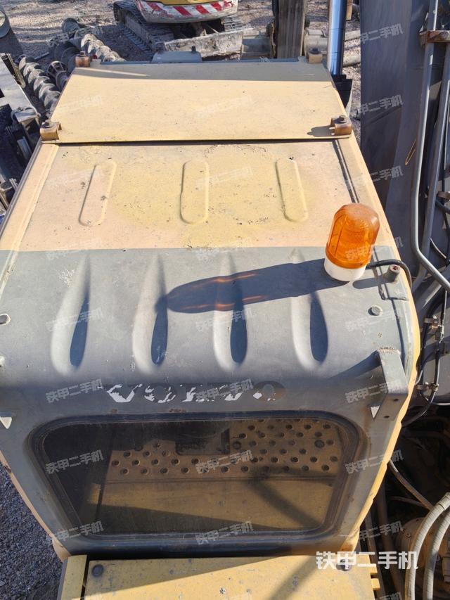 駕駛室頂部（整機(jī)外觀）