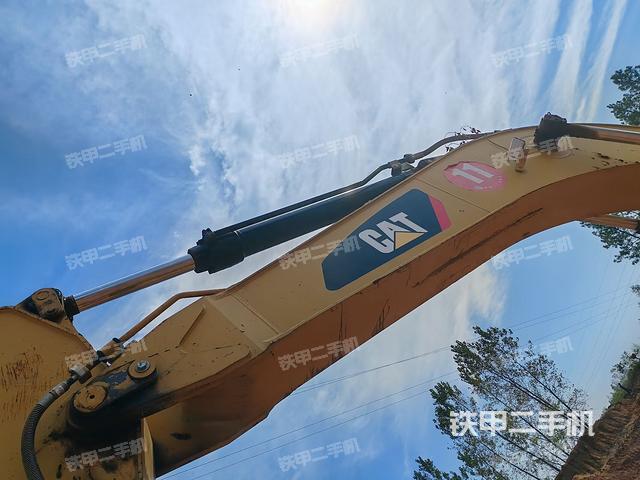 大臂整體?右側(cè)(工作和回轉(zhuǎn)裝置) 大臂整體?右側(cè)(工作和回轉(zhuǎn)裝置)