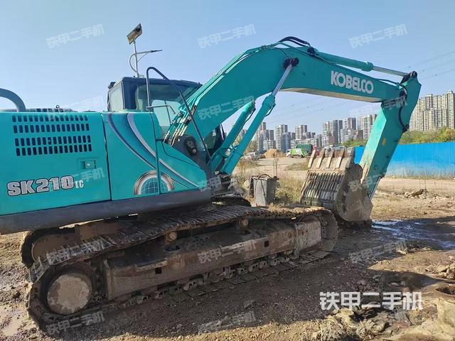 單側(cè)履帶整體（整機(jī)外觀）