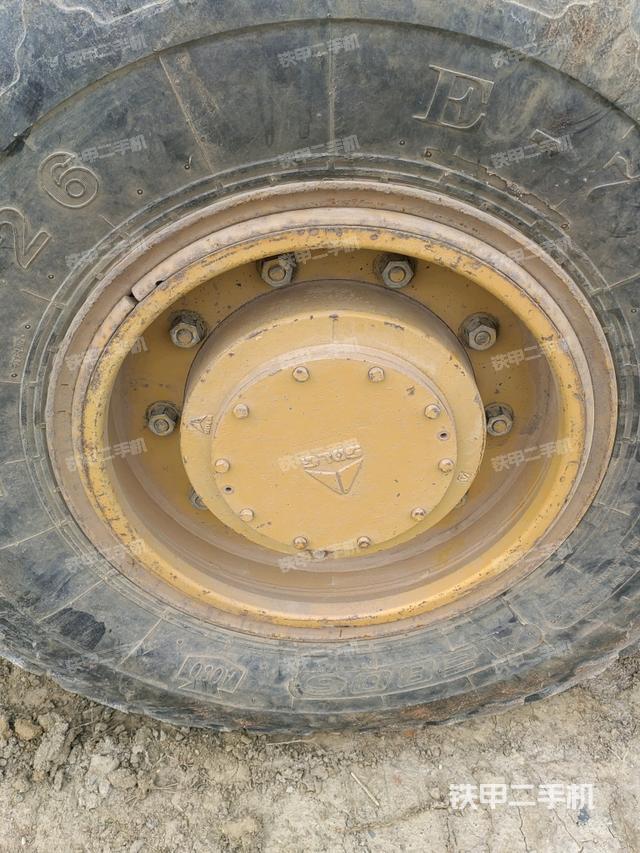 前車架正右側(cè)（壓路機(jī)前后車架）