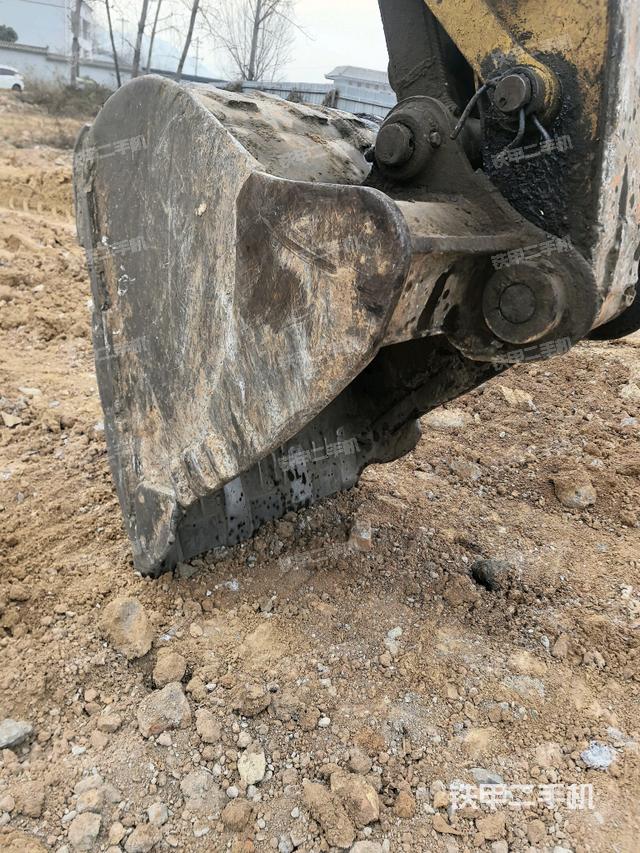 鏟斗右后整體（工作和回轉(zhuǎn)裝置）