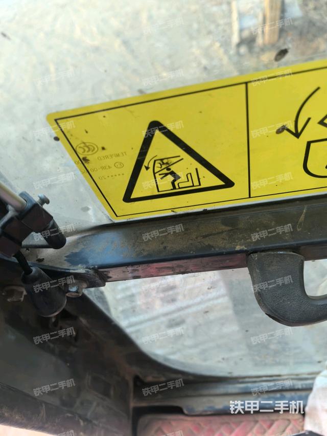 后窗玻璃角標(biāo)（駕駛室部分）