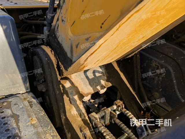 大臂根部?斜視(工作和回轉(zhuǎn)裝置) 大臂根部?斜視(工作和回轉(zhuǎn)裝置)