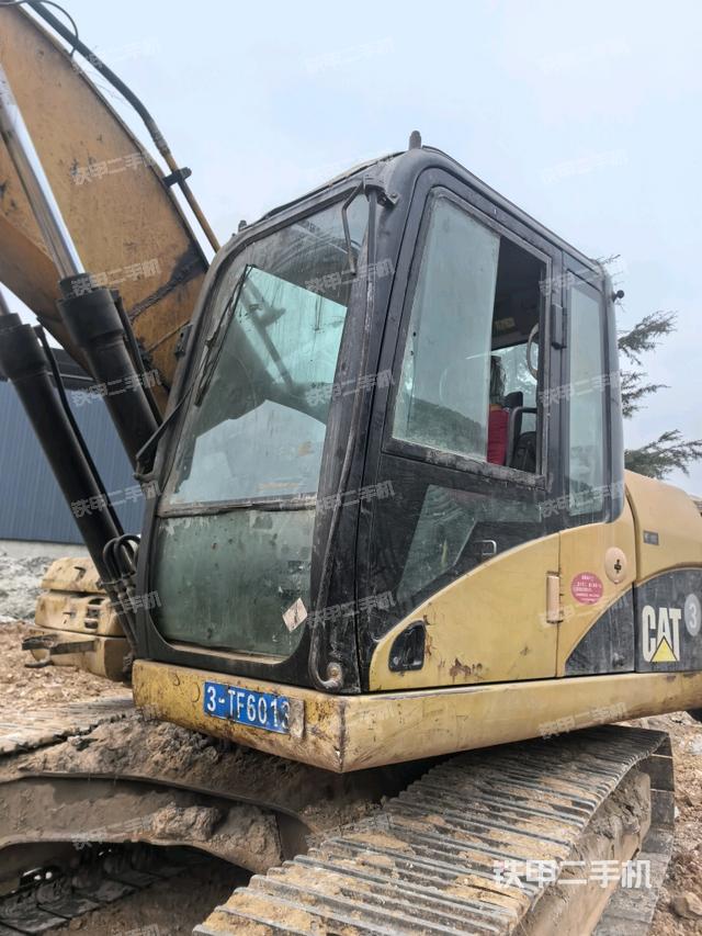 駕駛室左前45度（駕駛室部分）