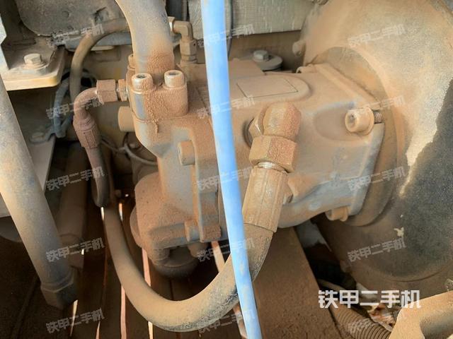 液壓泵艙室正面整體（整機(jī)外觀）