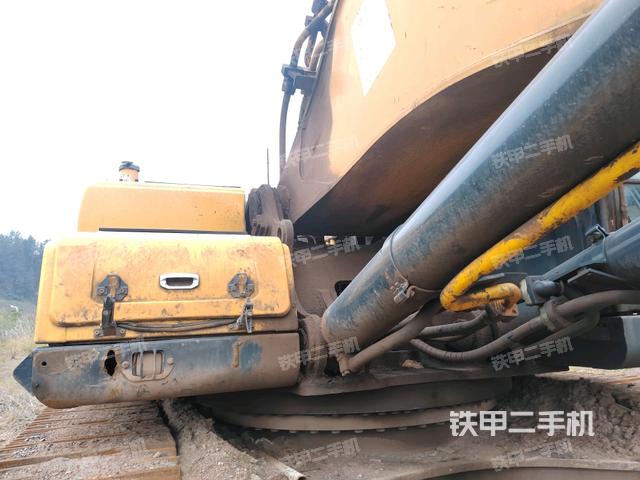 大臂油缸整體?豎拍（工作和回轉(zhuǎn)裝置）