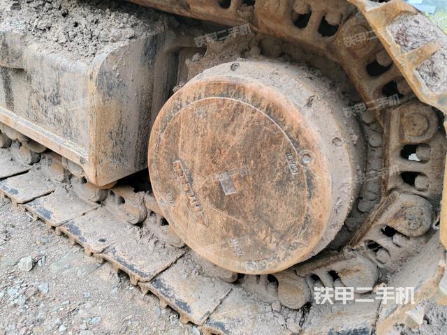 右驅(qū)動(dòng)輪（行走機(jī)構(gòu)）