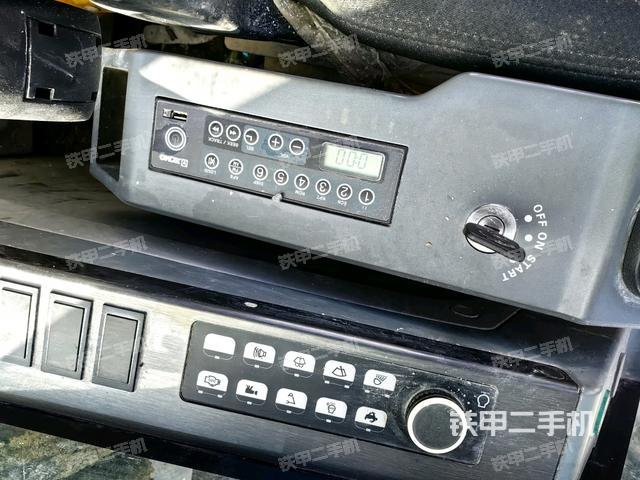 座椅左側(cè)控制臺(tái)/音響/含左手柄（駕駛室部分）