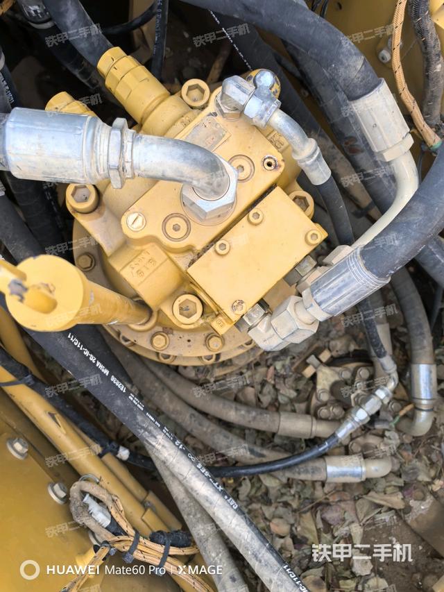 中央回轉(zhuǎn)接頭特寫（上車部件）