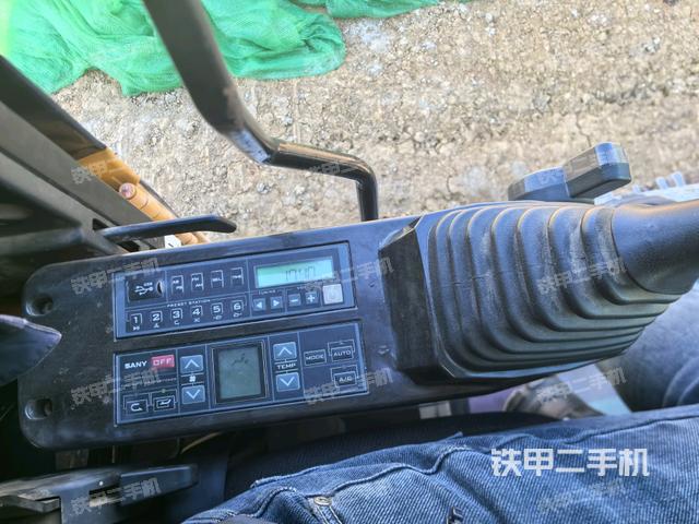 座椅左側(cè)控制臺(tái)/音響/含左手柄（駕駛室部分）