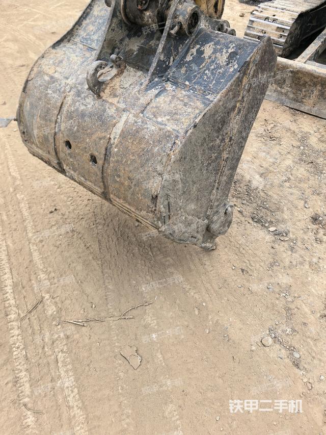 鏟斗右后整體（工作和回轉(zhuǎn)裝置）