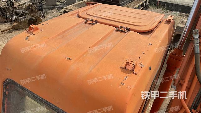 驾驶室顶部（整机外观）