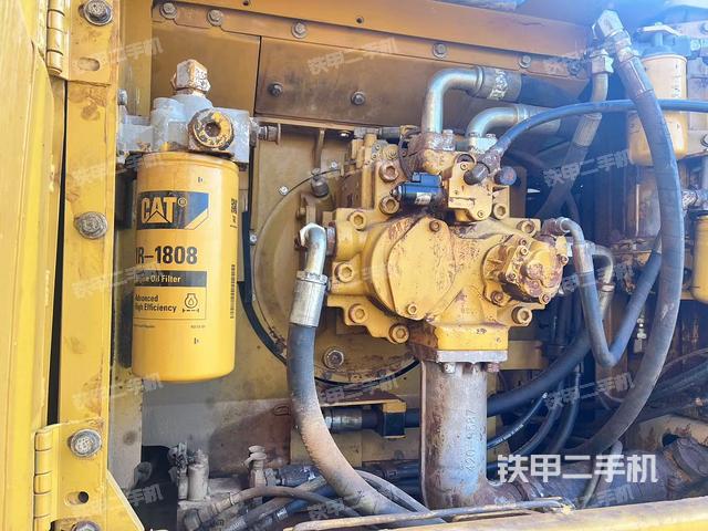 液壓泵斜45?左(大件艙室) 液壓泵斜45?左(大件艙室)