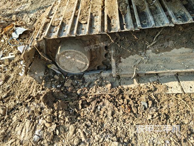 單側(cè)履帶整體（整機(jī)外觀）