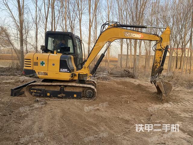 整機(jī)右后45°(整機(jī)外觀) 整機(jī)右后45°(整機(jī)外觀)