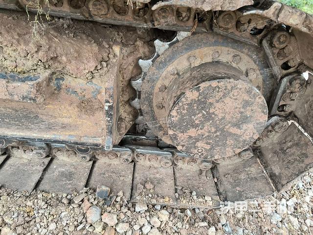 右驅(qū)動輪（行走機(jī)構(gòu)）