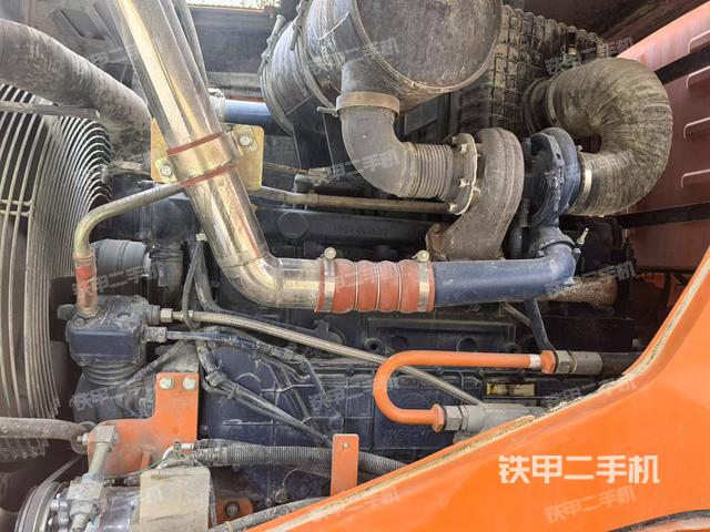 發(fā)動(dòng)機(jī)右側(cè)（整機(jī)外觀及大件）