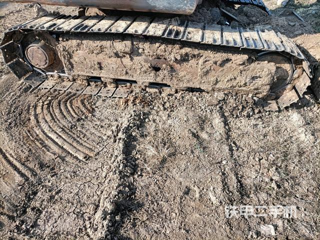 左側(cè)履帶整體?（行走機(jī)構(gòu)）