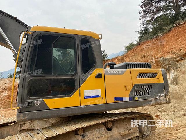 駕駛室正側（駕駛室部分）