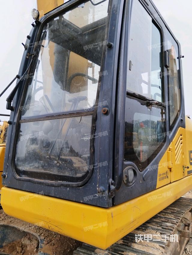 駕駛室整體（整機(jī)外觀）