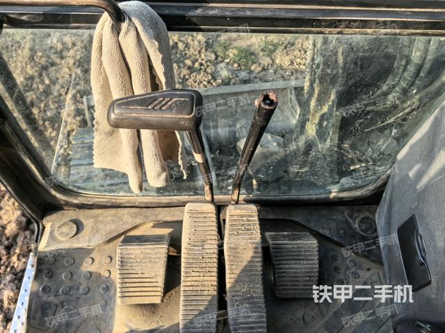 后窗玻璃角標(biāo)（駕駛室部分）