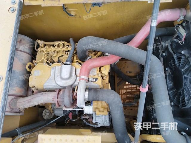 發(fā)動(dòng)機(jī)整體俯視(整機(jī)外觀) 發(fā)動(dòng)機(jī)整體俯視(整機(jī)外觀)