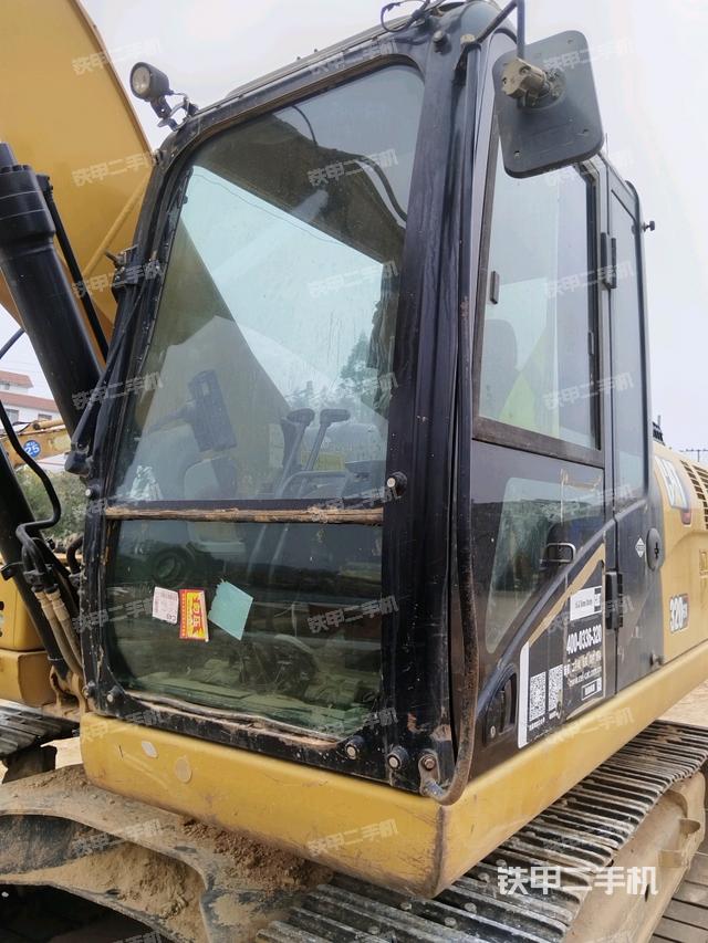 駕駛室左前45度（駕駛室部分）