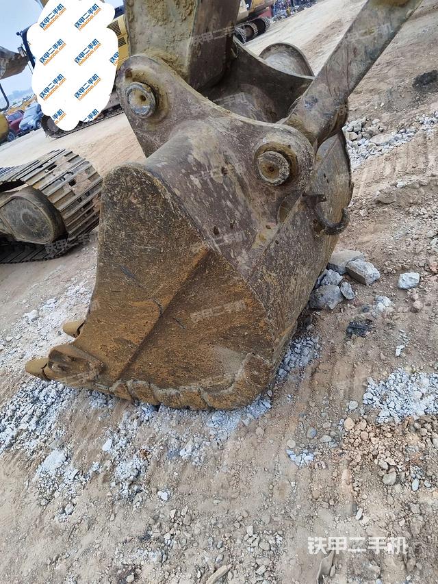 鏟斗右后整體（工作和回轉(zhuǎn)裝置）