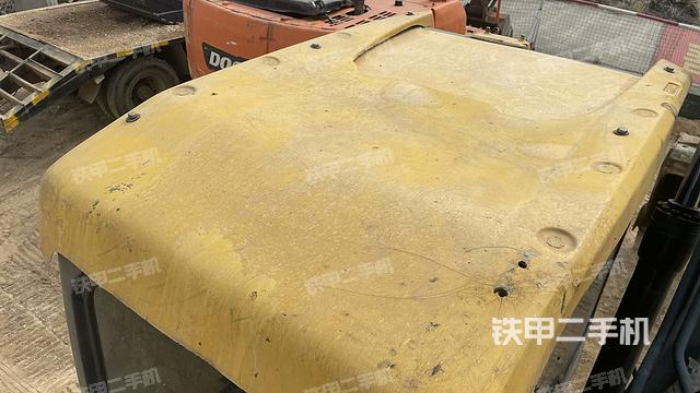 驾驶室顶部（整机外观）