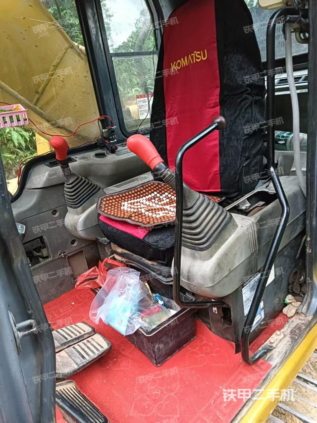 駕駛室整體（整機外觀）