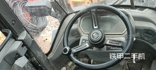 駕駛室操作臺(整機外觀及大件) 駕駛室操作臺(整機外觀及大件)