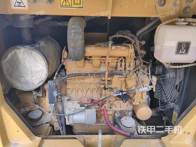 發(fā)動(dòng)機(jī)整體俯視(整機(jī)外觀(guān)) 發(fā)動(dòng)機(jī)整體俯視(整機(jī)外觀(guān))