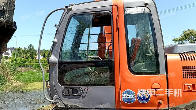 驾驶室整体（整机外观）