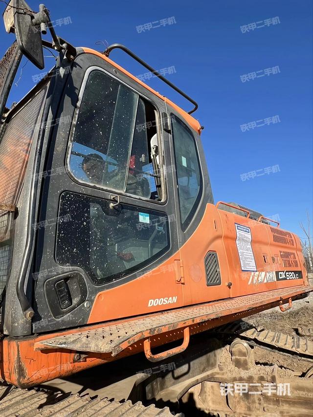 驾驶室整体（整机外观）