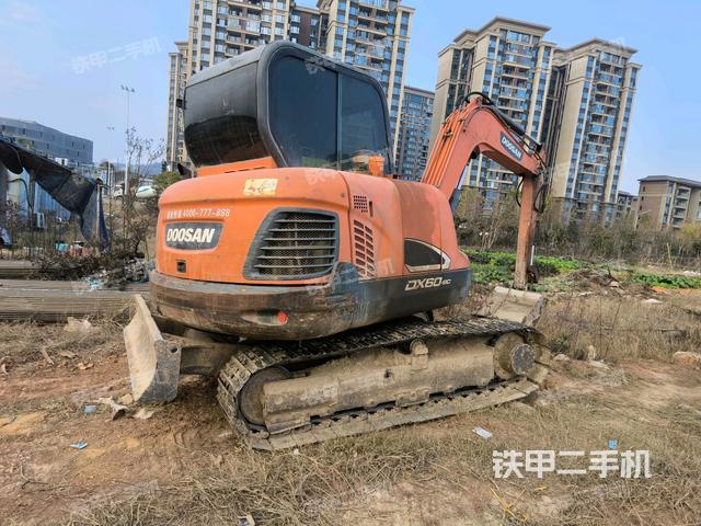 右后45(整機(jī)外觀) 右后45(整機(jī)外觀)