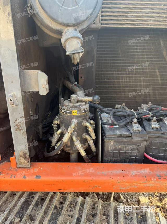 駕駛室整體（整機外觀）