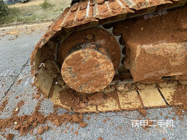 左驅(qū)動輪（行走機(jī)構(gòu)）