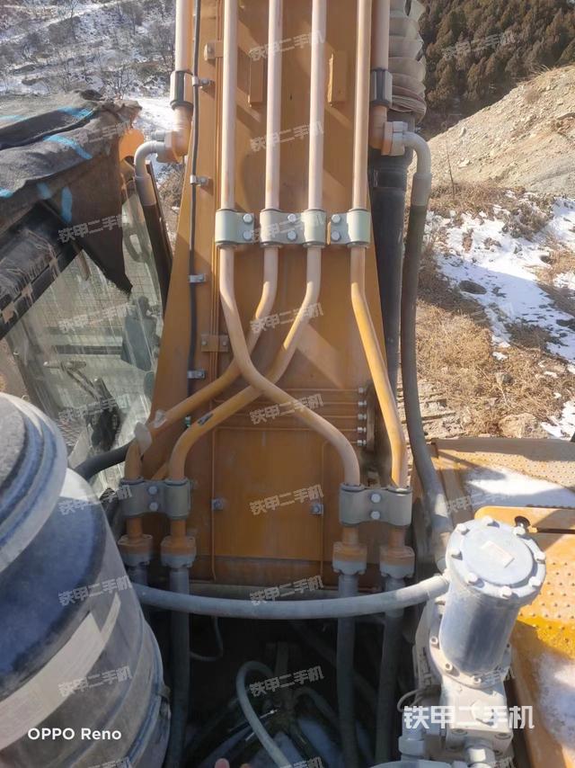 駕駛室頂部(整機外觀) 駕駛室頂部(整機外觀)