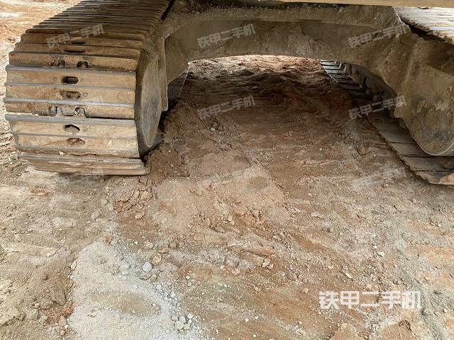 右側行走馬達蓋板（行走機構）