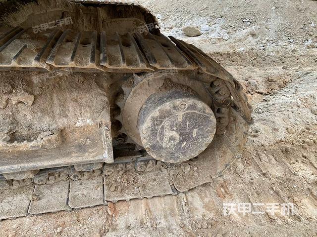 右驅(qū)動輪（行走機構）