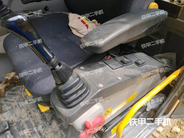 驾驶室整体（整机外观）