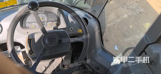 駕駛室操作臺（整機外觀及大件）