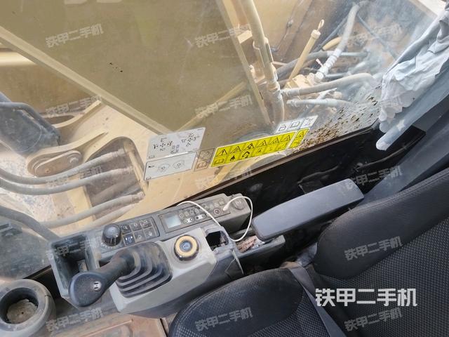 座椅右側(cè)控制臺(tái)/鑰匙門/油門/含右手柄（駕駛室部分）