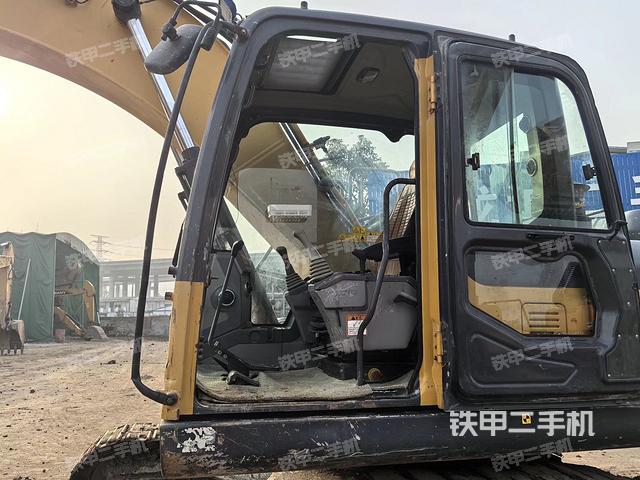 驾驶室整体（整机外观）