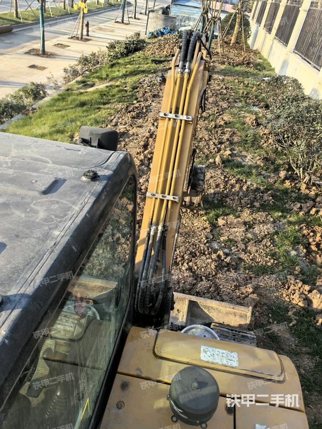 大臂背部俯視（工作和回轉(zhuǎn)裝置）