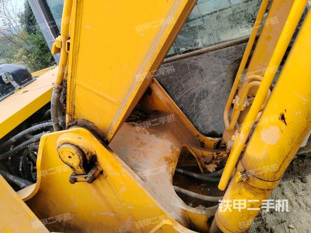 大臂根部?斜視(工作和回轉(zhuǎn)裝置) 大臂根部?斜視(工作和回轉(zhuǎn)裝置)