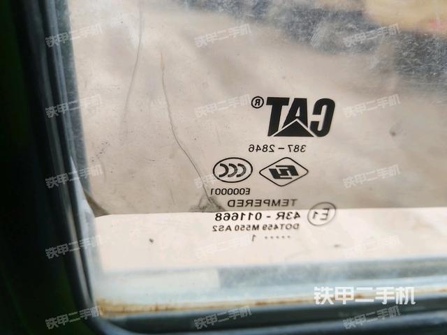 左后方玻璃角標(biāo)（駕駛室部分）