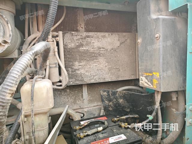 散熱器正面(大件艙室) 散熱器正面(大件艙室)