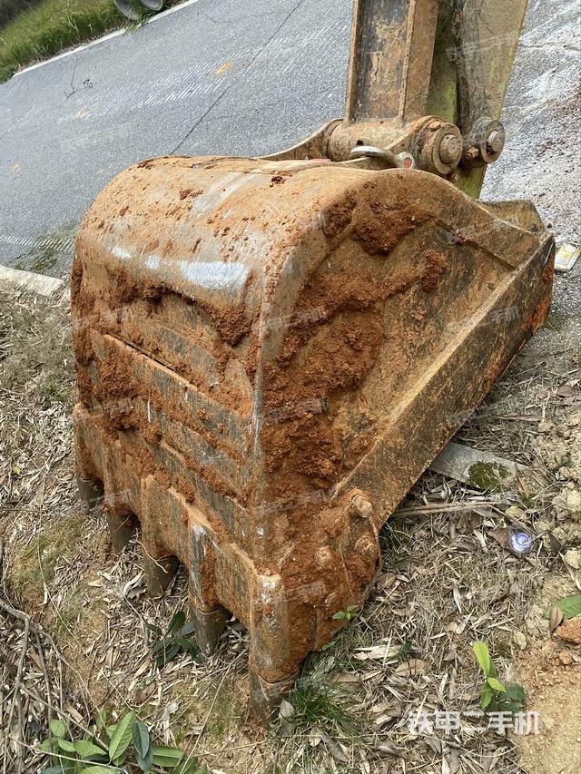 鏟斗右后整體（工作和回轉(zhuǎn)裝置）